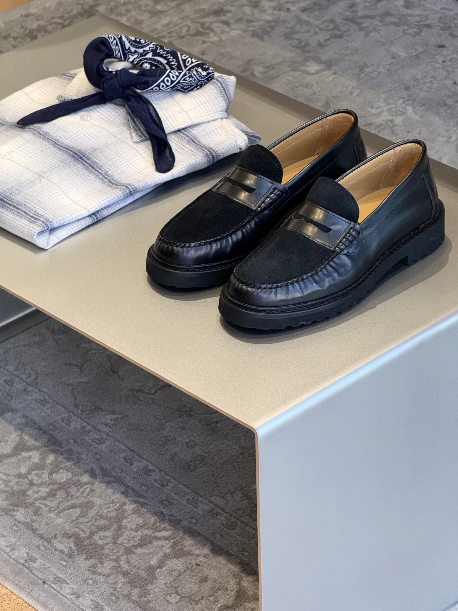 Bespoke stainless steel design by Bendix Angarde — created for contemporary interiors and architectural projects.